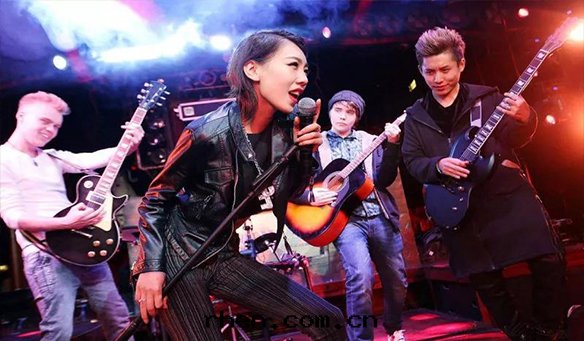 【GAEpro音(yīn)響】攜手國(guó)內(nèi)首家(jiā)海(hǎi)底演藝餐吧空(kōng)降湖(hú)南(nán)懷化(huà)!