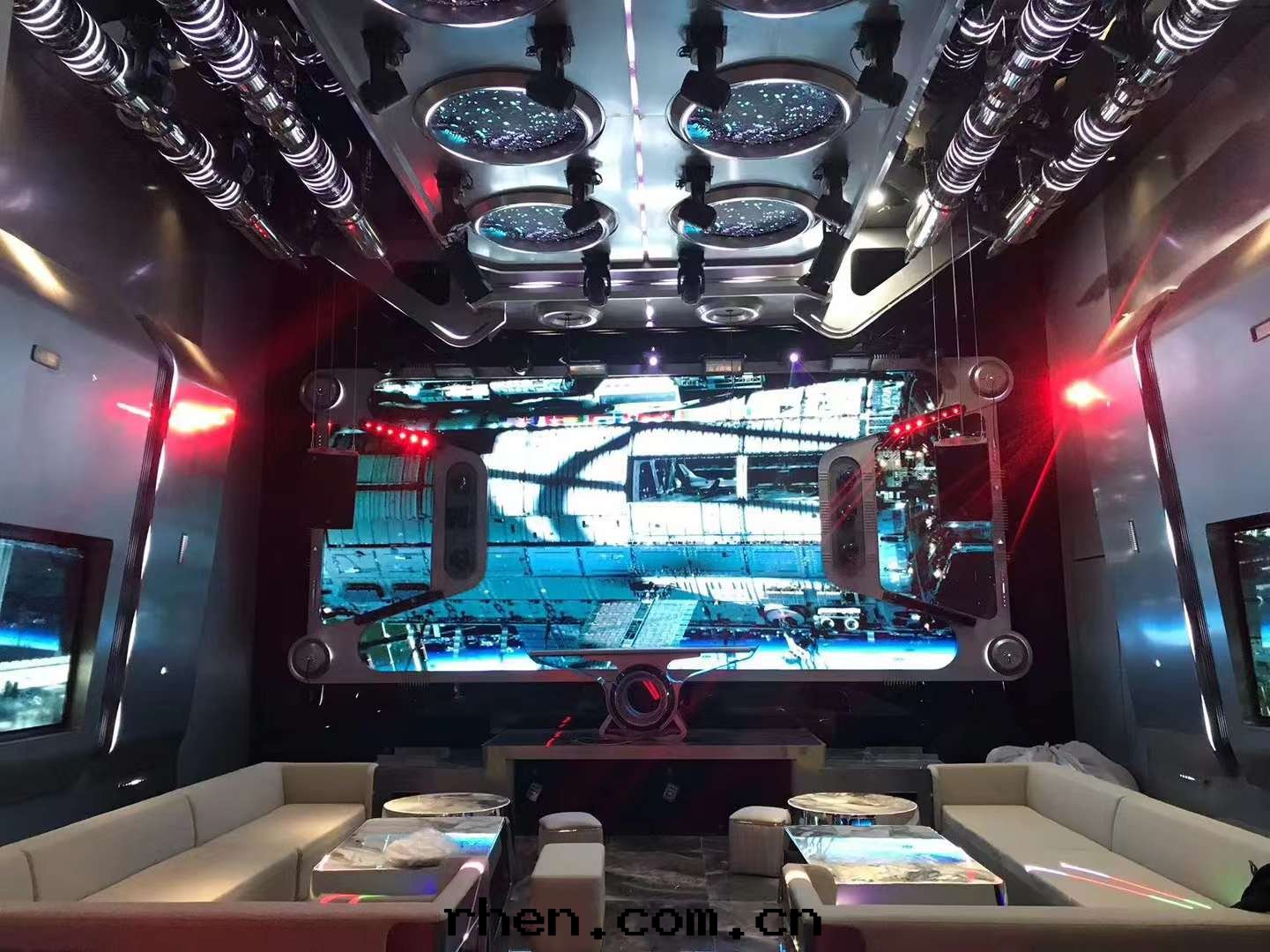 【GAEpro音(yīn)響】攜手打(dǎ)造长(cháng)沙(shā)首家(jiā)高(gāo)空(kōng)机械KTV——ACE Party K