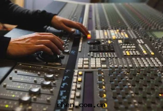 專業音(yīn)響工程公(gōng)司如(rú)何聯系(xì)？