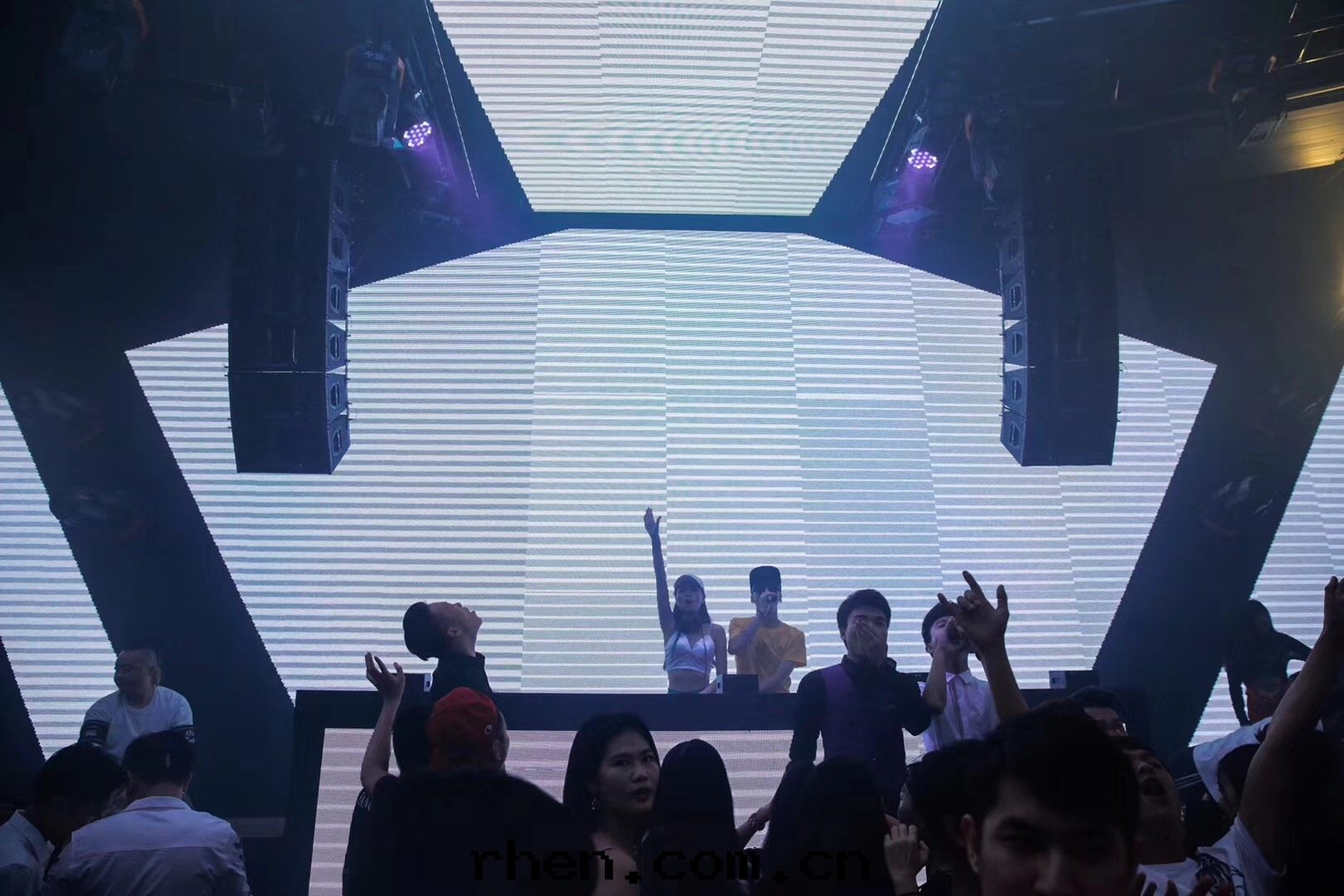 1536649857962915.jpg 1536649857962915.jpg